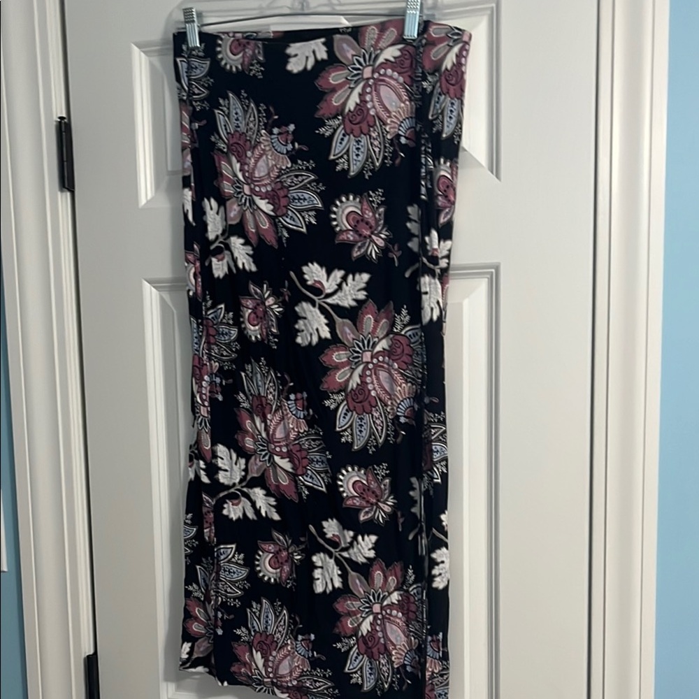 Floral Print Women's Skirt - Black and Pink